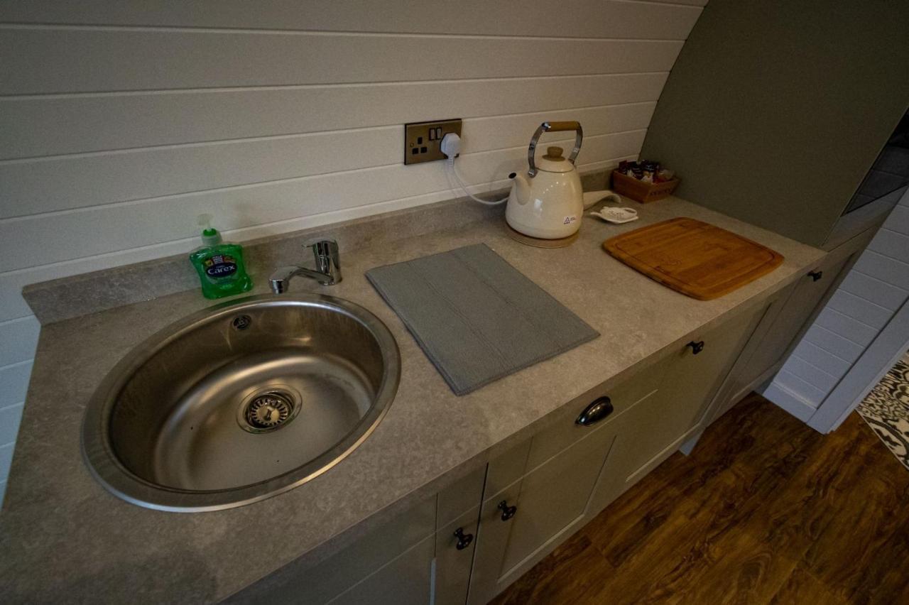 1-Bed Pod Cabin In Beautiful Surroundings ريكسهام المظهر الخارجي الصورة